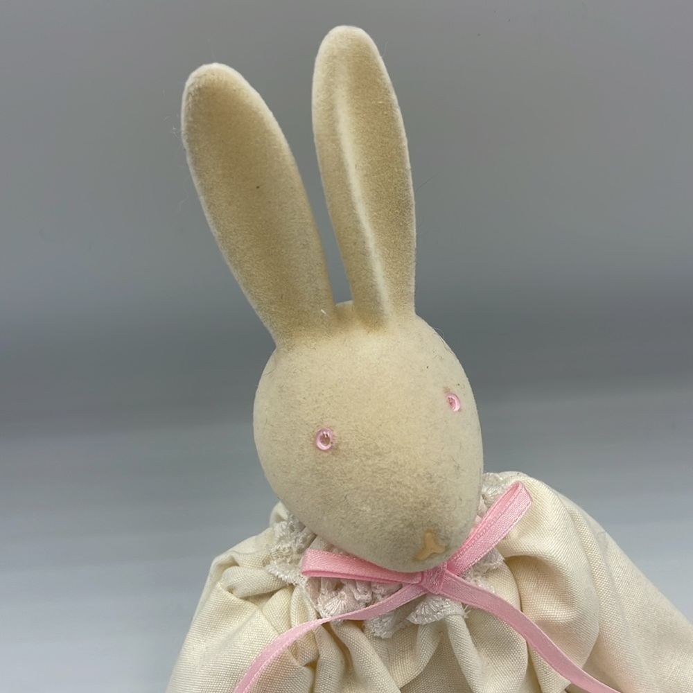 Department 56 Bunny O'Hare 7" Cream White Dress Pink Tie Sitting Felt rabbit - Picture 2 of 6